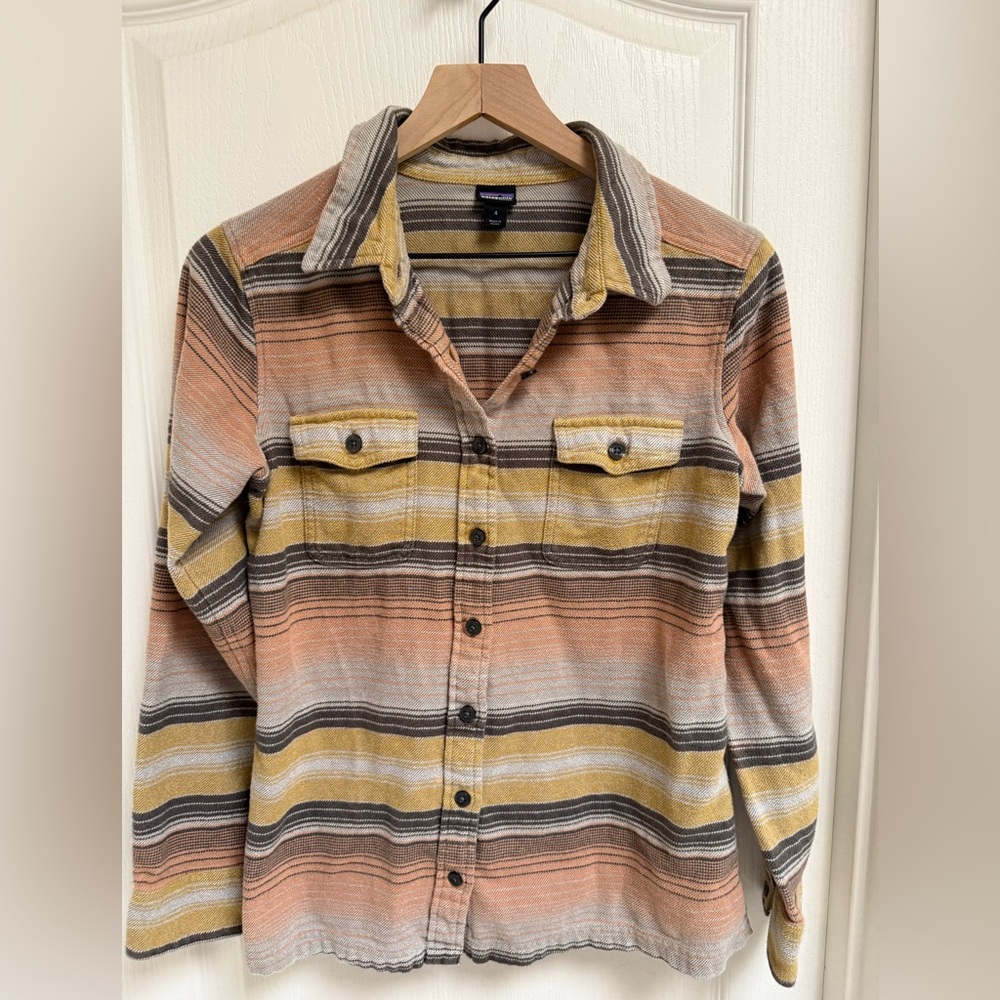 Patagonia Flannel Women’s size 4
